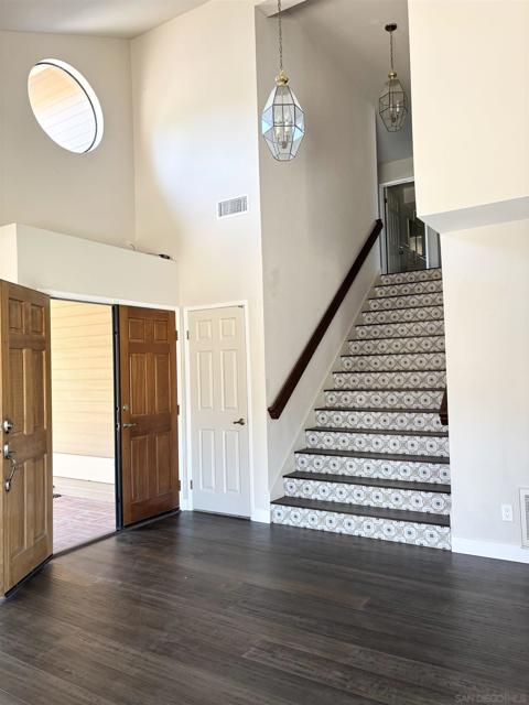 672 Chateau Place, Escondido CA: https://media.crmls.org/mediaz/4a89f5fe-69ce-49fc-b674-f077273d14ea.jpg