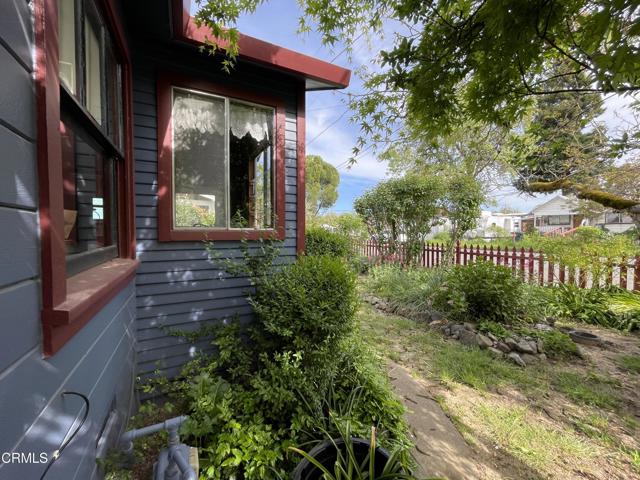 458 E San Francisco Avenue, Willits CA: https://media.crmls.org/mediaz/4a8a1567-66e7-42ac-86be-d6c4bfe1d46c.jpg
