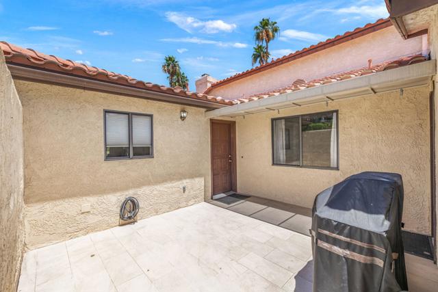 130 Willow Lake Drive, Palm Desert, CA 92260