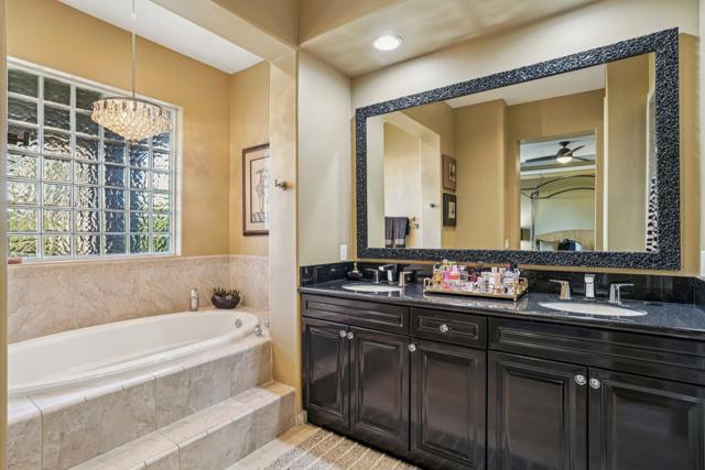 74080 Portola Pointe Lane, Palm Desert CA: https://media.crmls.org/mediaz/4a8aa577-416b-4a3b-8299-d02519cb7524.jpg