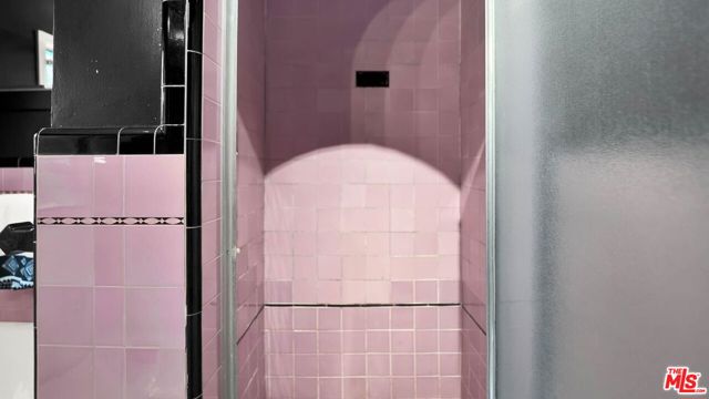 1118 HI POINT Street, Los Angeles CA: https://media.crmls.org/mediaz/4a8aef85-2a45-4d15-92a4-418ab204e6b8.jpg