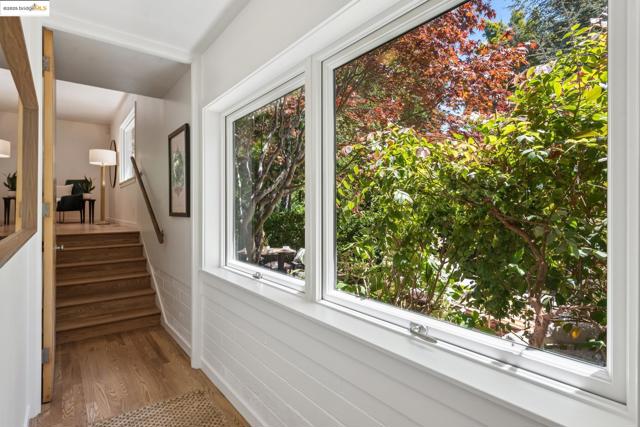 39 Norwood Ave, Kensington CA: https://media.crmls.org/mediaz/4a8b9d07-0d50-4a69-ad08-e0da3c4e39ca.jpg