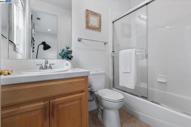 2848 E Cog Hill Ter, Dublin CA: https://media.crmls.org/mediaz/4a8be383-1c31-4798-94f0-d346597113dc.jpg