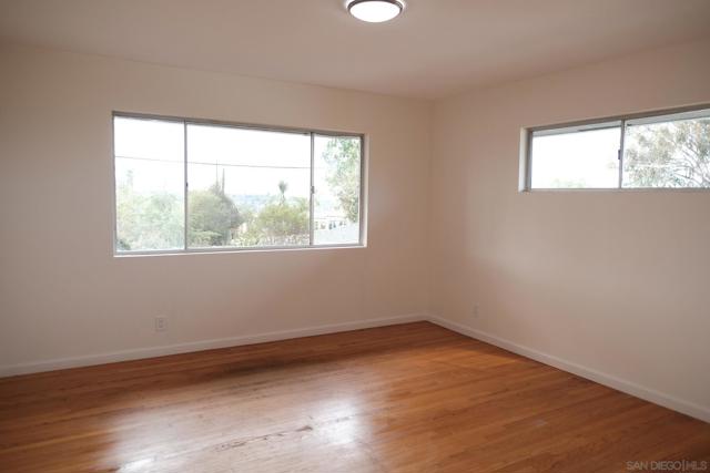 2345 Alta Vista Dr, Vista CA: https://media.crmls.org/mediaz/4a8c3fb9-4949-49af-9546-e9026d9e946a.jpg