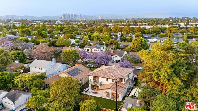 3267 Colby Avenue, Los Angeles CA: https://media.crmls.org/mediaz/4a8c4540-9905-472f-bb6a-176cdb43cef1.jpg