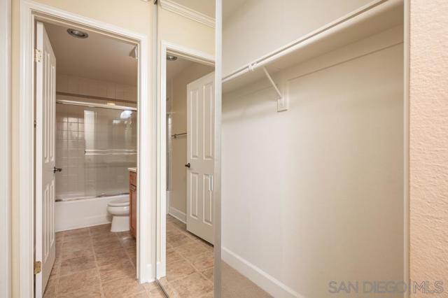 Image 12 of 25 For 8529 Villa La Jolla Dr  G