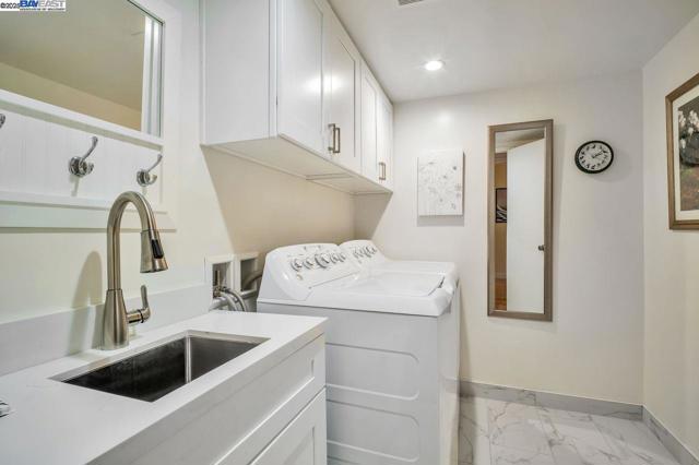 31865 Chicoine Ave, Hayward CA: https://media.crmls.org/mediaz/4a8c8b12-cda3-4fd3-83ba-225b2d001587.jpg
