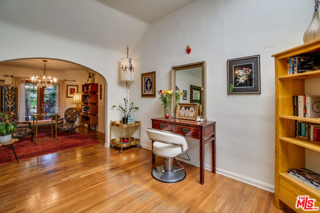 523 S Coronado Street, Los Angeles CA: https://media.crmls.org/mediaz/4a8cc9ed-74f7-495a-b992-21ff95d9fbc2.jpg