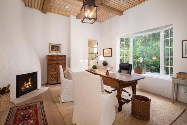 15807 Puerta Del Sol, Rancho Santa Fe CA: https://media.crmls.org/mediaz/4a8cd1ac-c48d-4e0a-95c5-12cf8a8f5d65.jpg