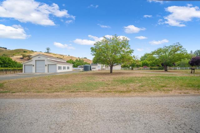 15209 Sycamore Drive, Morgan Hill CA: https://media.crmls.org/mediaz/4a8d0b73-4d27-4a65-b8df-67bd80c81283.jpg