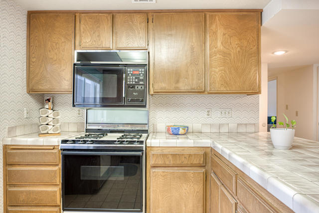 49210 Douglas Street Street, Indio CA: https://media.crmls.org/mediaz/4a8e4444-aaf4-4b3e-9106-802346e30bf5.jpg