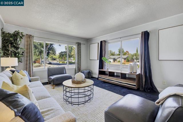 3958 W Las Positas Blvd, Pleasanton CA: https://media.crmls.org/mediaz/4a8ebe6c-b67f-41f2-984f-39ff0413b2d9.jpg