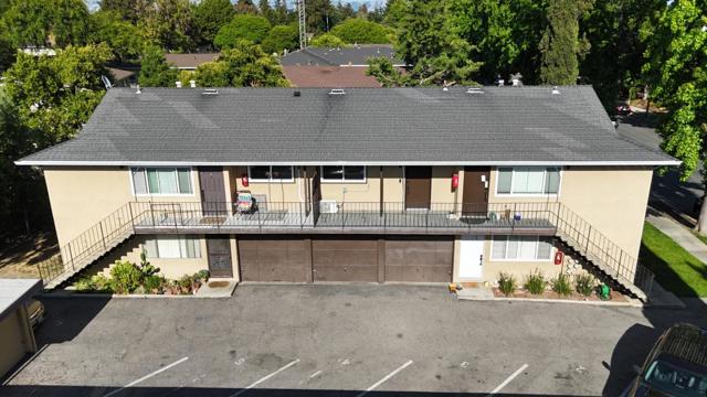 695 W Valley Drive, Campbell CA: https://media.crmls.org/mediaz/4a8ef539-ec26-45e9-af24-8688cf337e32.jpg