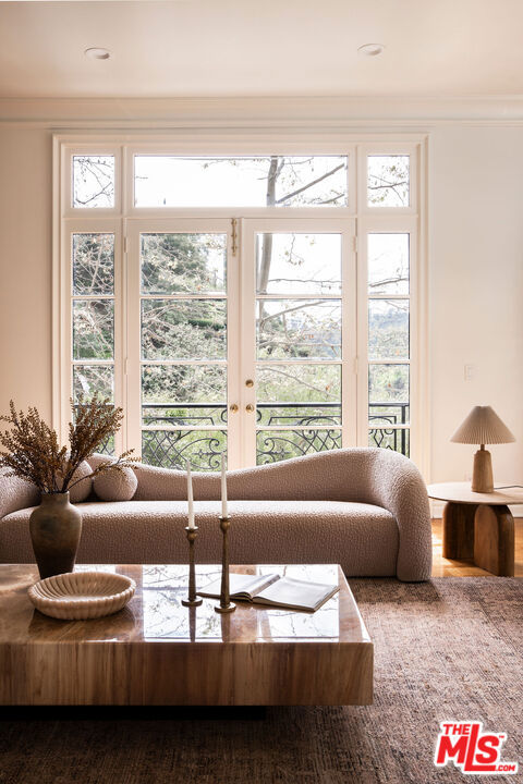 10509 Vestone Way, Los Angeles CA: https://media.crmls.org/mediaz/4a8f6ba3-14b2-499d-bca3-33e5e73ce9eb.jpg