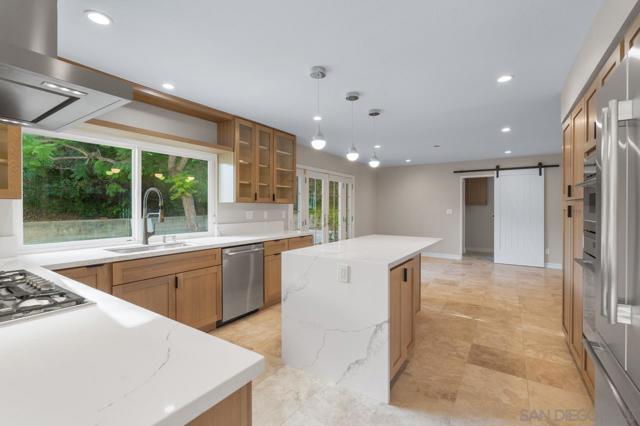 Image 14 of 33 For 5122 Edgeworth