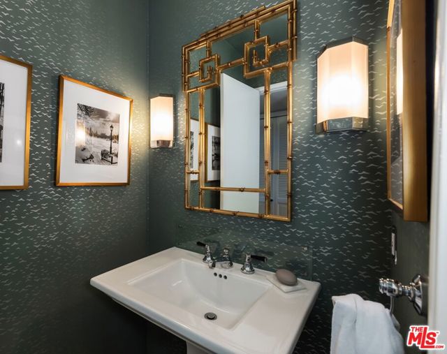 8871 Burton Way, 101 photo 5