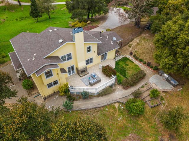 18101 Idylwild Road, Los Gatos CA: https://media.crmls.org/mediaz/4a8f8ac7-19f3-45e5-99d4-47c91a59df79.jpg
