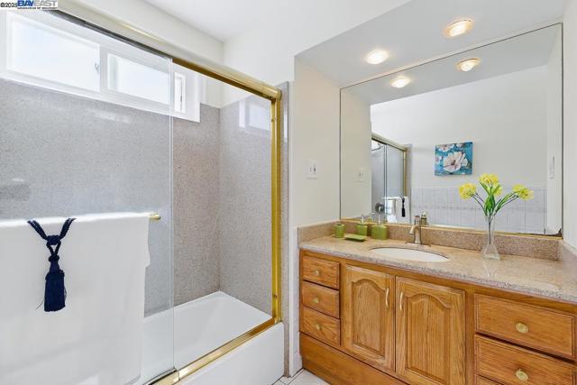 232 Longford Dr, South San Francisco CA: https://media.crmls.org/mediaz/4a8fb237-0879-4979-8f9d-4b87f57cbcc7.jpg