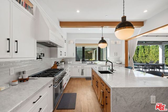 4937 Rubio Avenue, Encino CA: https://media.crmls.org/mediaz/4a9028a6-1c45-4206-a363-18358278ca1c.jpg