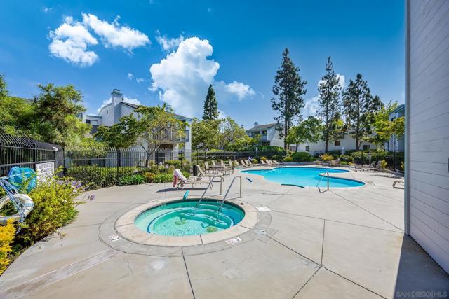 3236 Via Alicante, La Jolla CA: https://media.crmls.org/mediaz/4a9057c4-5727-45a3-9edf-f9ec88ad0609.jpg