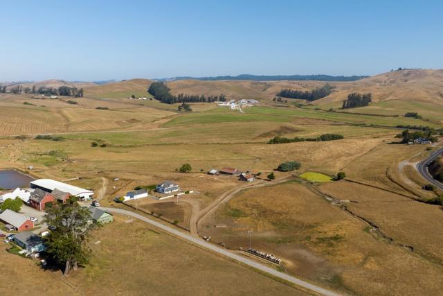 14550 Valley Ford Estero, Valley Ford CA: https://media.crmls.org/mediaz/4a913b02-dc66-4007-9944-5e1a6e76d6d0.jpg