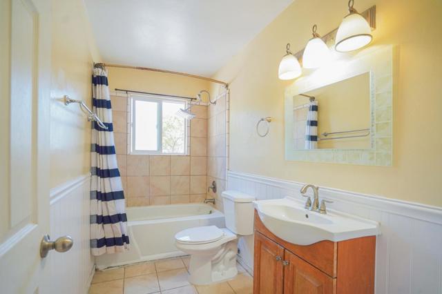 702 El Portal Avenue, Manteca CA: https://media.crmls.org/mediaz/4a914afd-7d94-491e-b646-8f2833d1f36c.jpg