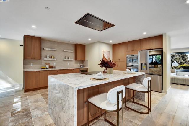 148 Auburn St, San Rafael CA: https://media.crmls.org/mediaz/4a91e1af-2994-445f-84d0-14ffa826eaaf.jpg