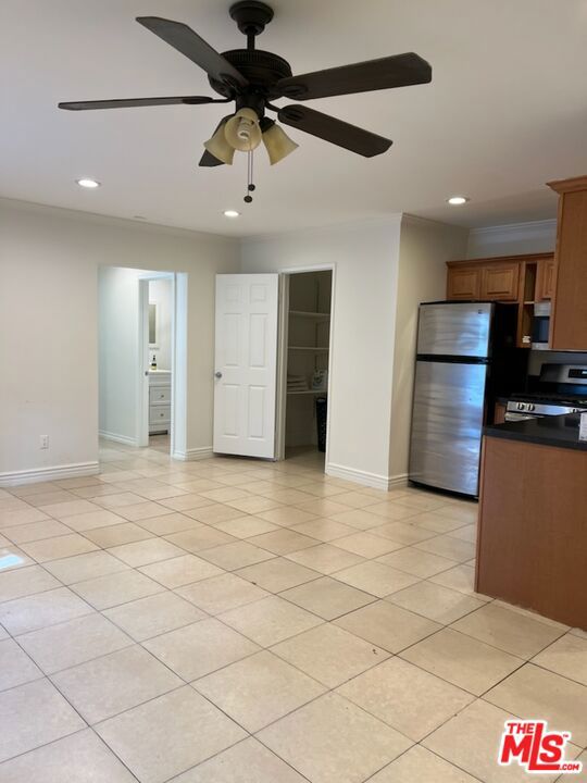 6208 Calvin Avenue photo 5
