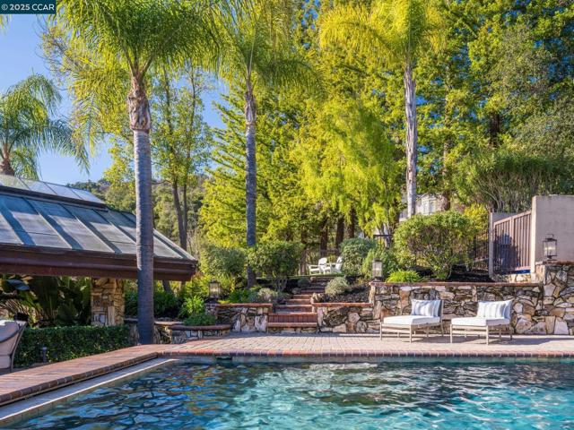 21 Deer Oaks Ct, Pleasanton CA: https://media.crmls.org/mediaz/4a92579a-5c74-46d5-bc07-5c64d8418138.jpg