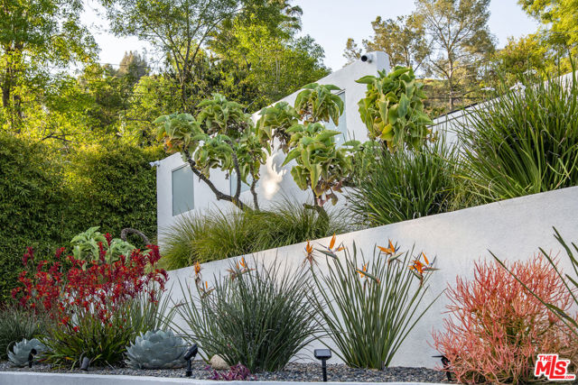 2544 Greenvalley Road, Los Angeles CA: https://media.crmls.org/mediaz/4a929ce2-920d-4944-8bdd-557fbd4638cc.jpg