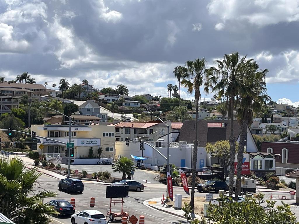 2540 Clairemont Dr - photo 13