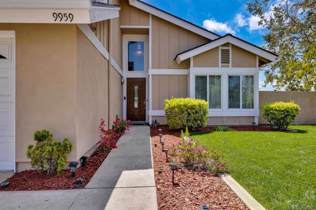 9959 Riverhead Dr, San Diego CA: https://media.crmls.org/mediaz/4a93472f-d822-4b14-909a-2151b2e5df20.jpg