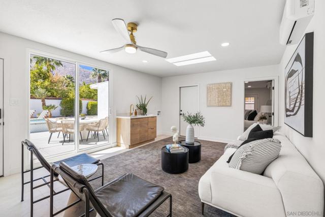 252 E Ocotillo Ave., Palm Springs CA: https://media.crmls.org/mediaz/4a93f8fb-35dd-4a0d-bec6-398fbfb2b094.jpg