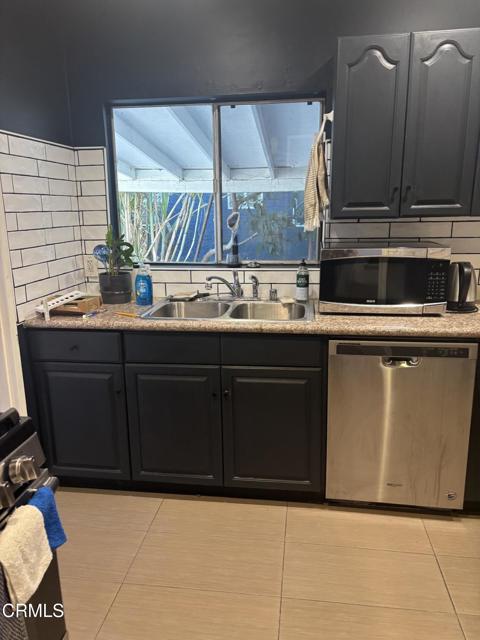 Detail Gallery Image 4 of 6 For 4517 Amber Pl, Los Angeles,  CA 90032 - 3 Beds | 2 Baths