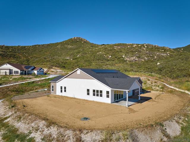 15123 Larchmont St, Poway CA: https://media.crmls.org/mediaz/4a942166-12e4-442c-bf9c-cf06c9c22af3.jpg