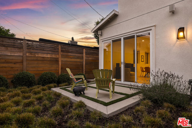 1741 S S Marvin Ave, Los Angeles CA: https://media.crmls.org/mediaz/4a947efd-e8b0-46be-a2de-9fc7676ef69c.jpg