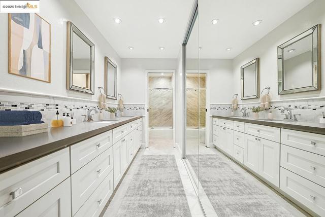 567 Oakland Ave., Oakland CA: https://media.crmls.org/mediaz/4a94ea70-1911-43cc-baa1-2b196e1f9cc5.jpg