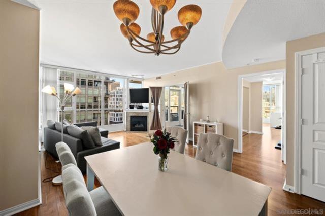 555 Front St, San Diego CA: https://media.crmls.org/mediaz/4a9501d5-6403-4aec-8668-da0095dcb657.jpg