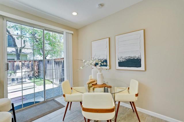 304 Windmill Park Lane, Mountain View CA: https://media.crmls.org/mediaz/4a954871-dbe8-445d-ad04-2ce337532632.jpg