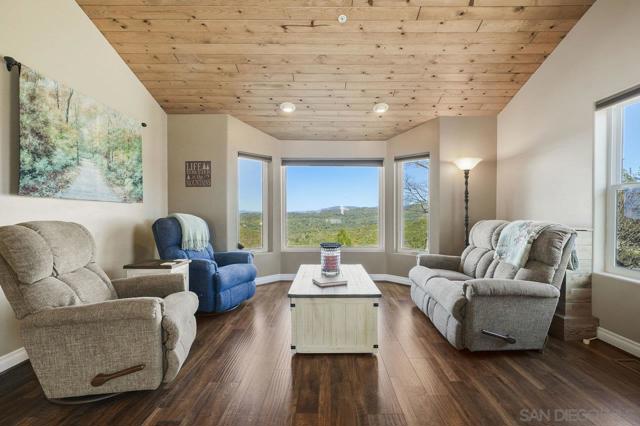 16690 Iron Springs Rd, Julian CA: https://media.crmls.org/mediaz/4a9588f8-6118-4b44-8695-d72e27d91aa5.jpg