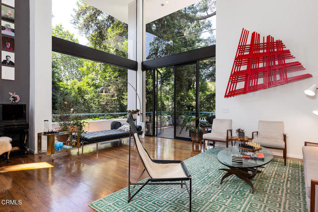 1055 Sherwood Road, San Marino CA: https://media.crmls.org/mediaz/4a96c70a-935f-456c-a8a9-b6bde013a650.jpg