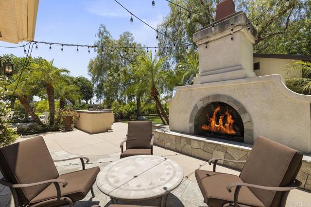 14963 Huntington Gate Drive, Poway CA: https://media.crmls.org/mediaz/4a96d32d-23f4-4ebf-9f0f-4bfd27833fd1.jpg