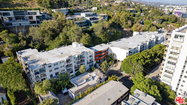 1230 Horn Avenue, West Hollywood CA: https://media.crmls.org/mediaz/4a96f221-7068-479e-b86d-3e27f93634f8.jpg
