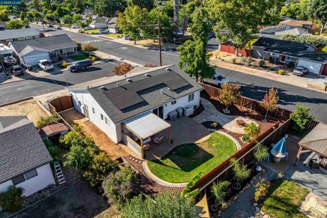 1349 Montana Dr, Concord CA: https://media.crmls.org/mediaz/4a96f4bc-7bc6-480f-9570-58a767804e2d.jpg