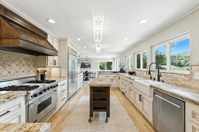 18702 Bear Creek Road, Los Gatos CA: https://media.crmls.org/mediaz/4a976d51-86e4-43a0-a2d5-92c2fb7b8027.jpg