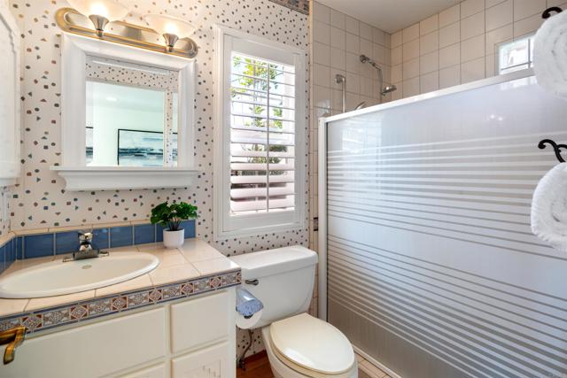 2320 Ivy Road, Oceanside CA: https://media.crmls.org/mediaz/4a978489-537e-4916-862e-c0b394b3527a.jpg