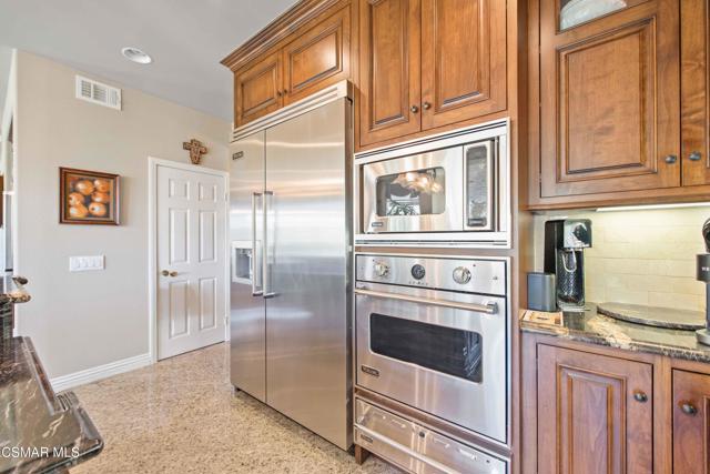 3194 Sunset Hills Boulevard, Thousand Oaks CA: https://media.crmls.org/mediaz/4a97beb9-05a1-4af9-b1de-2b41a701e9f7.jpg