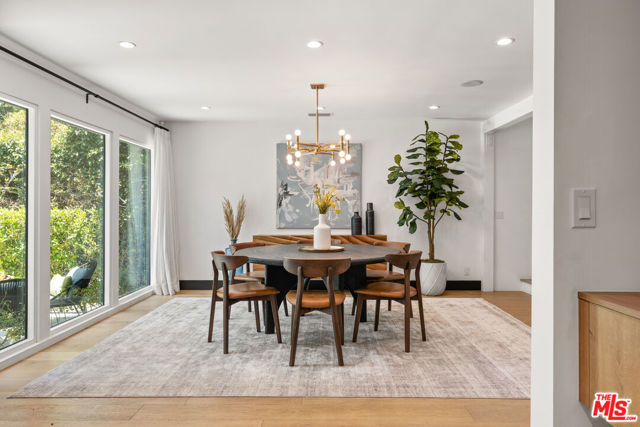 4034 Denny Avenue, Studio City CA: https://media.crmls.org/mediaz/4a980c89-34fa-421b-9fa6-db4a029bc1f5.jpg