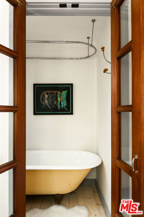 31840 Seafield Drive, Malibu CA: https://media.crmls.org/mediaz/4a980ceb-38e4-45ed-b37b-48ab20e1ff4f.jpg