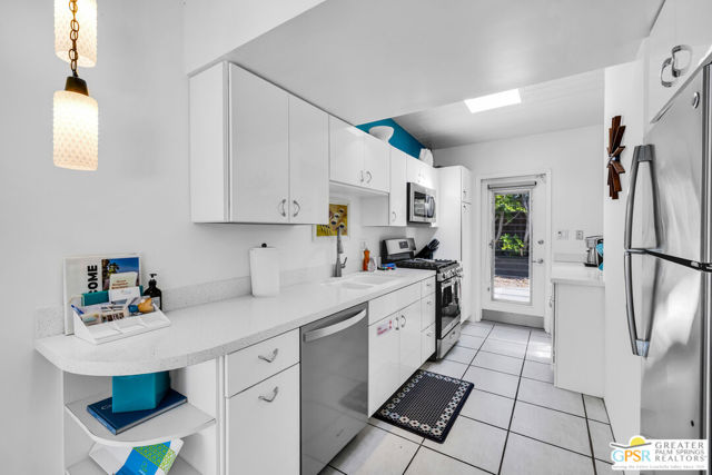 1841 N Berne Drive, Palm Springs CA: https://media.crmls.org/mediaz/4a982cef-936b-42ed-ab0b-6f598dd94d06.jpg